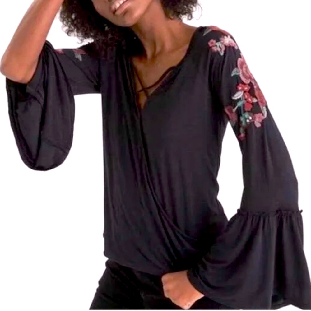 American Eagle Soft & Sexy T Black Floral Embroidery Bell Sleeves XS Whimsigoth